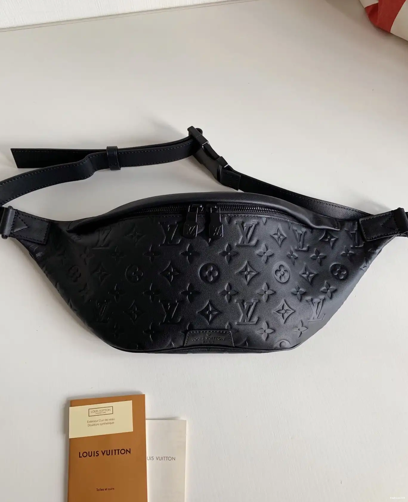 DISCOVERY BUMBAG LOUIS VUITTON 0402